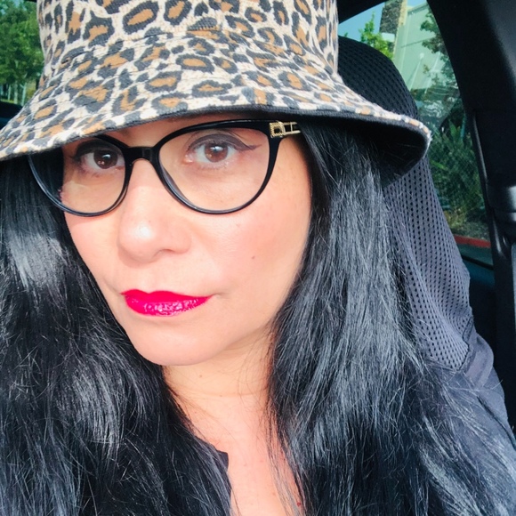 Meet your Posher, Julie - Picture 6 of 6